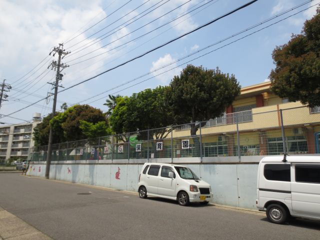 kindergarten ・ Nursery. Black stones nursery school (kindergarten ・ 220m to the nursery)