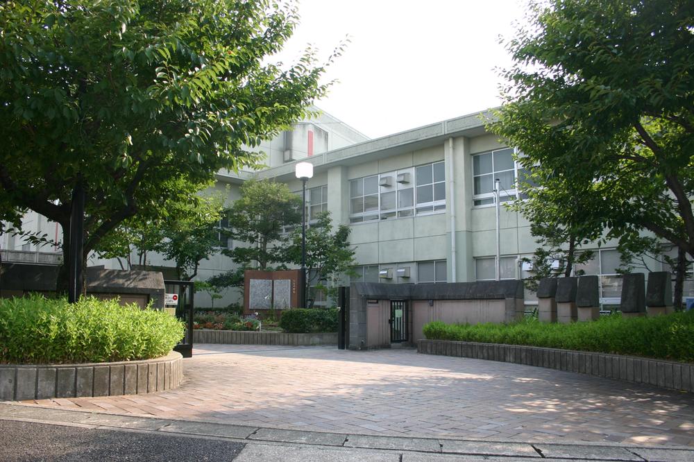 Junior high school. Kamakuradai 1100m until junior high school