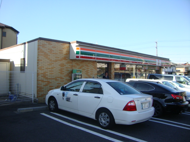Convenience store. Seven-Eleven Nagoya Momoyama 1-chome to (convenience store) 986m