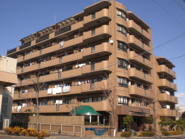 Local appearance photo. It is the top floor!