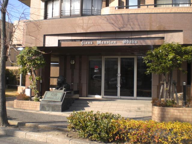 Entrance. Rashiku Lions Mansion There is a lion of objects!