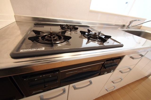 Kitchen.  ☆ Three-necked stove system Kitchen ☆