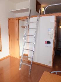 Living and room. loft ・ Monitor with intercom ・ closet ・ SECOM