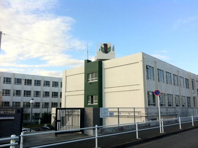 Primary school. 610m to Nagoya Municipal Momoyama Elementary School