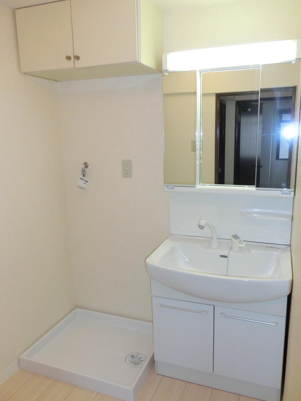 Wash basin, toilet.  ■ Vanity new goods exchange ☆ (October 2013 shooting)