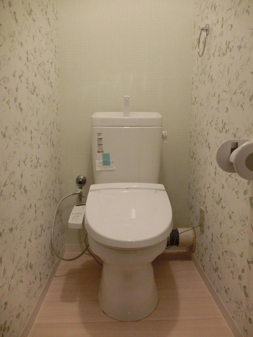 Toilet.  ■ Warm water washing toilet seat new goods exchange ☆ (October 2013 shooting)