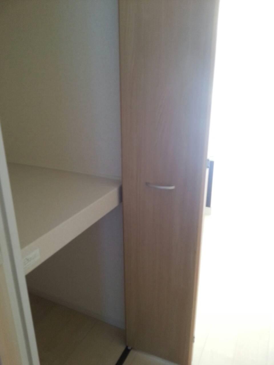 Receipt. Convenient corridor storage!
