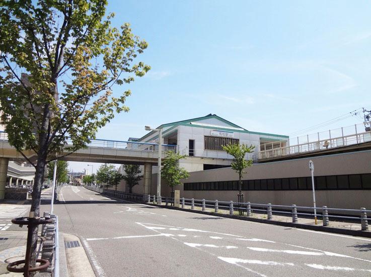 station. Nagoyahonsen Meitetsu "Arimatsu" 2400m to the station