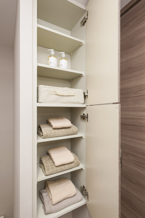 Bathing-wash room.  [Linen cabinet] Linen cabinet can be stored such as towels and detergent of stock. It is possible to clean up the wash room and clean, The open space bottom can put laundry box (same specifications)
