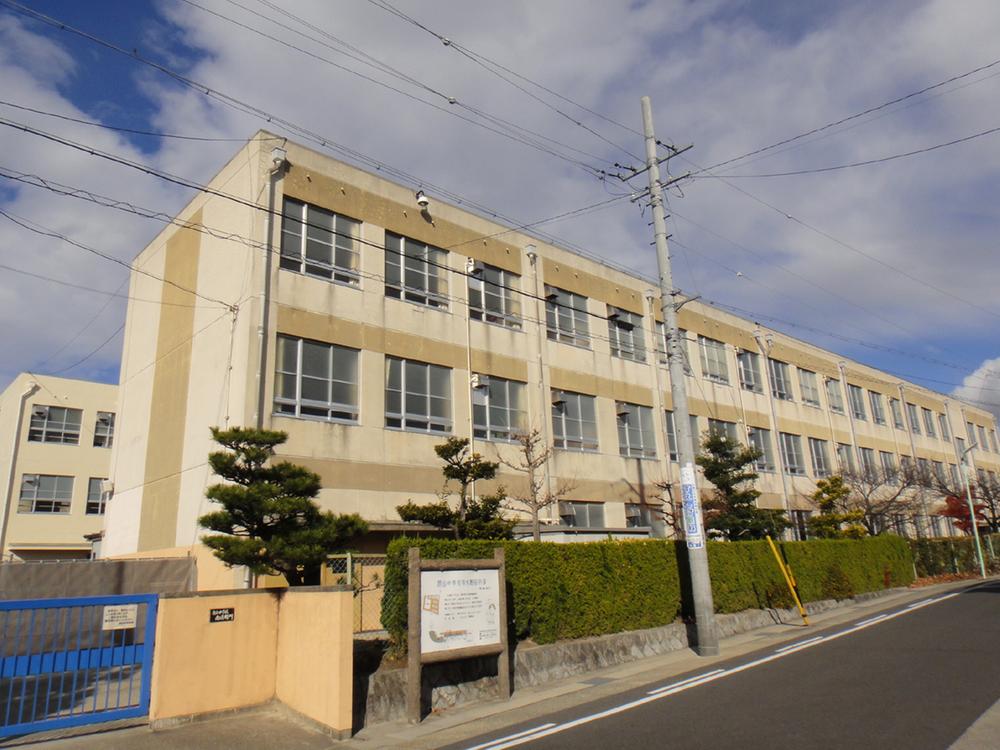 Primary school. 582m to Nagoya Municipal Tokushige Elementary School