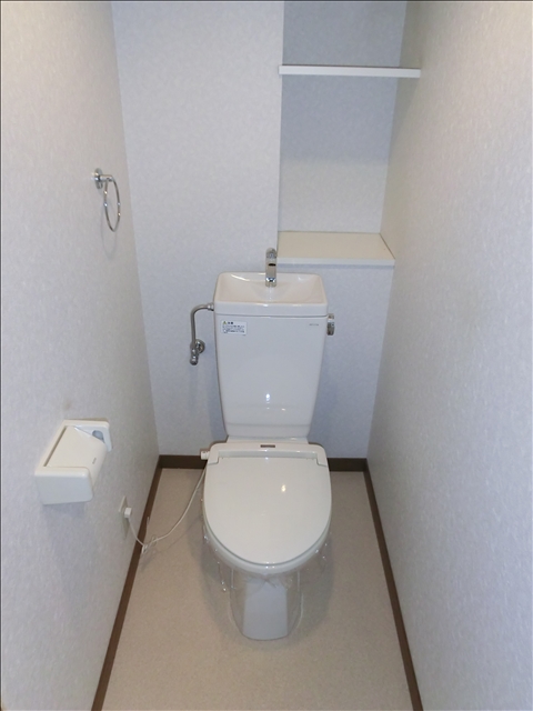 Toilet. You can put a variety with a small shelf ☆