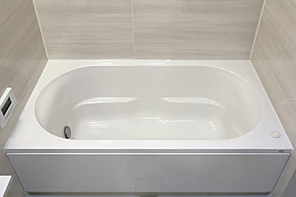 Bathing-wash room.  [Round line tub] Design gentle curve to fit the body. Tub top was taken maximum widely, It is a shape that can be relaxed (same specifications)