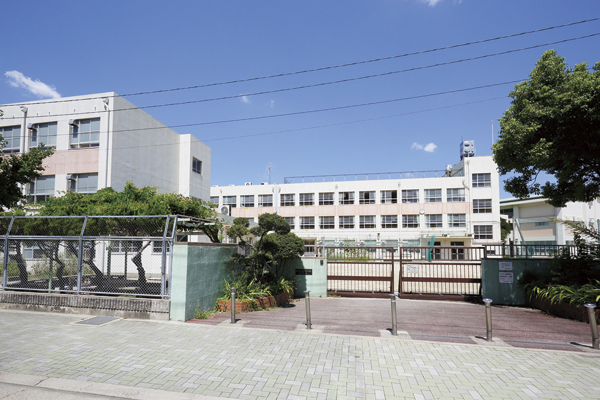 Surrounding environment. Municipal Nagane stand elementary school (a 5-minute walk ・ About 360m)