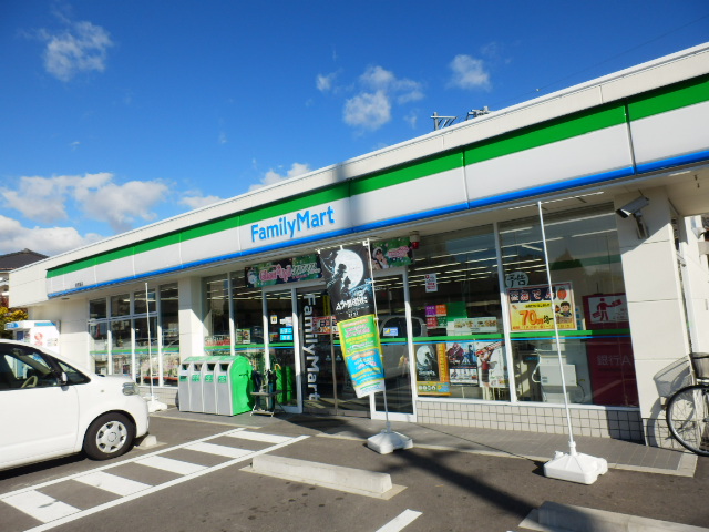 Convenience store. FamilyMart green Urazato store up (convenience store) 104m