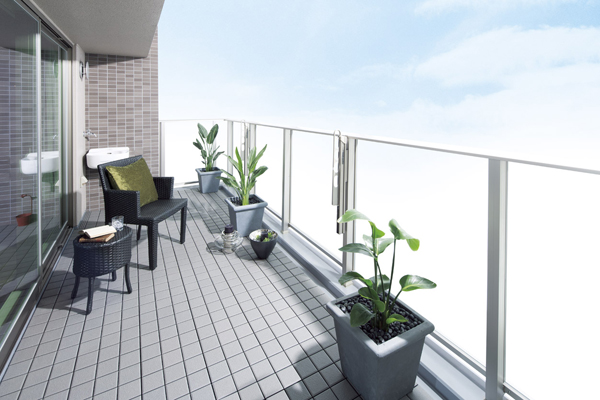 balcony ・ terrace ・ Private garden.  [balcony] To ensure the size of the room, living ・ Sense of unity with the dining has increased ( ※ I type model room (design change plan / Compensation ・ Has been CG synthesizing the sky to the application deadline Yes), In fact a slightly different)