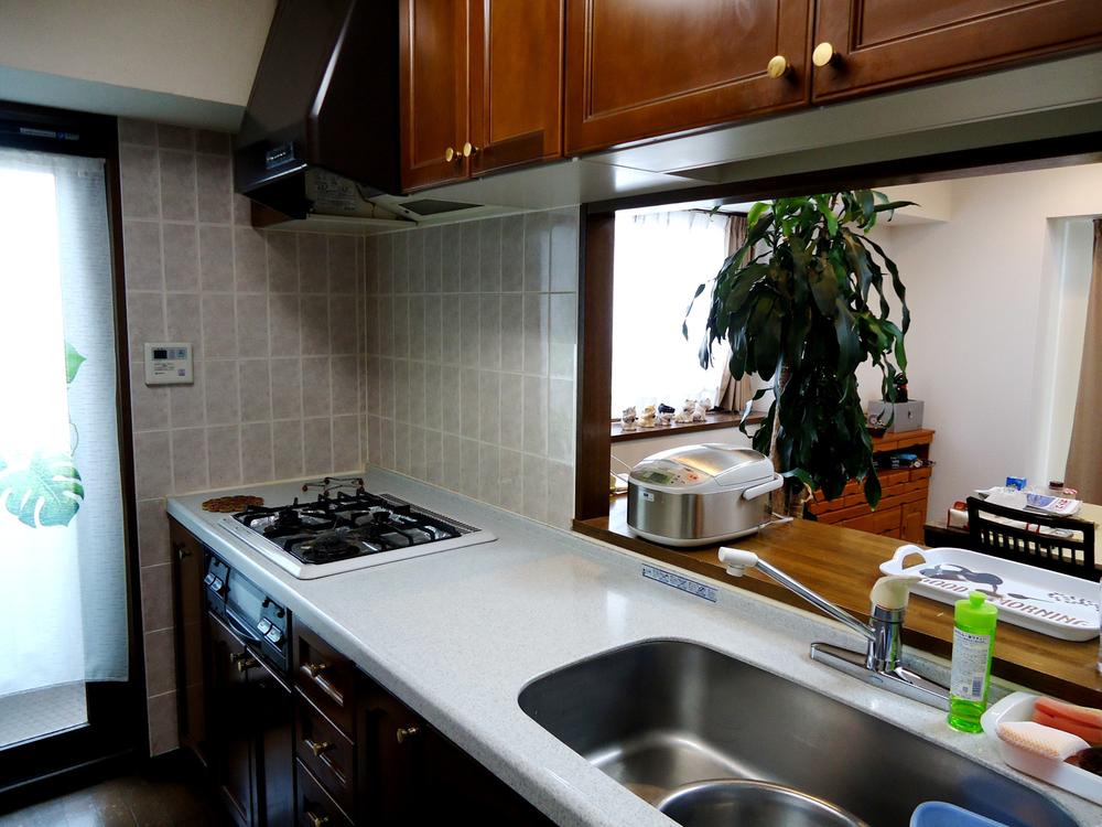 Kitchen. Room (August 2013) Shooting