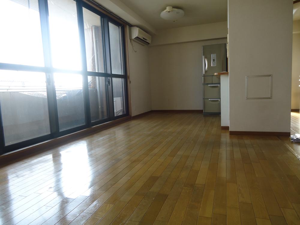 Living. Indoor (11 May 2013) Shooting