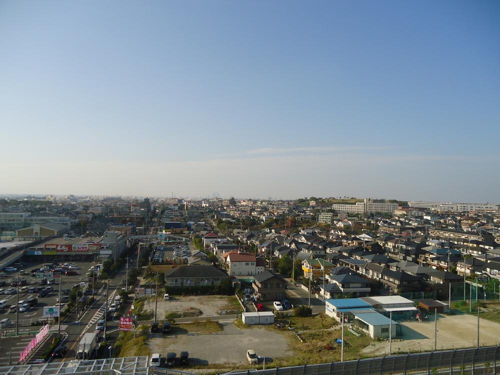 View photos from the dwelling unit. View from the site (November 2013) Shooting