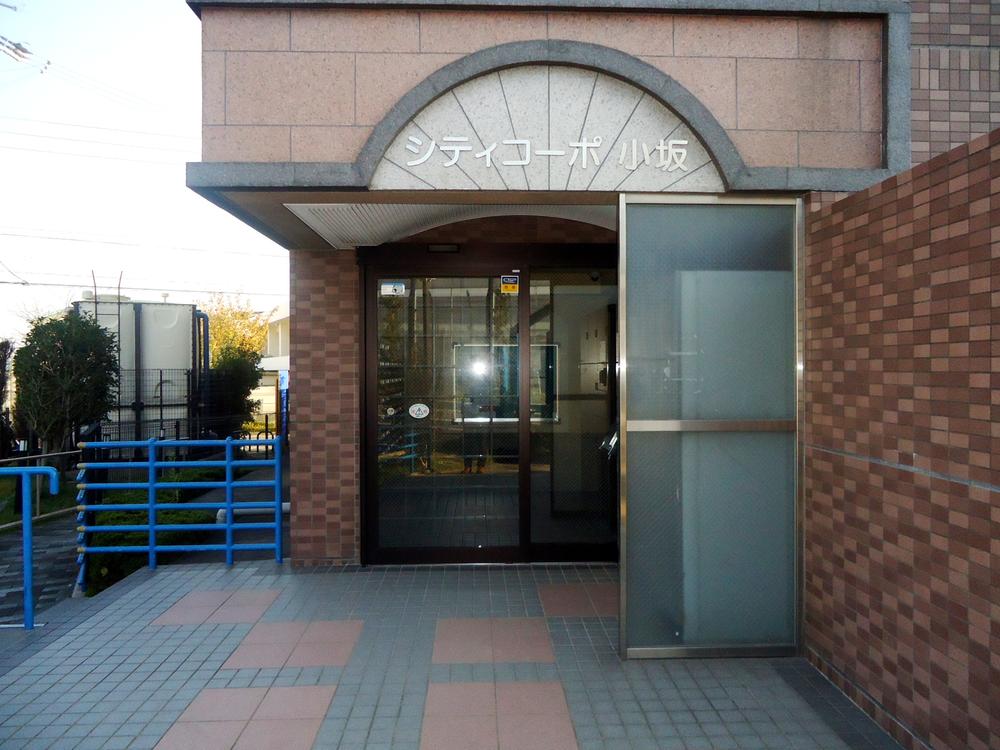 Entrance. Common areas