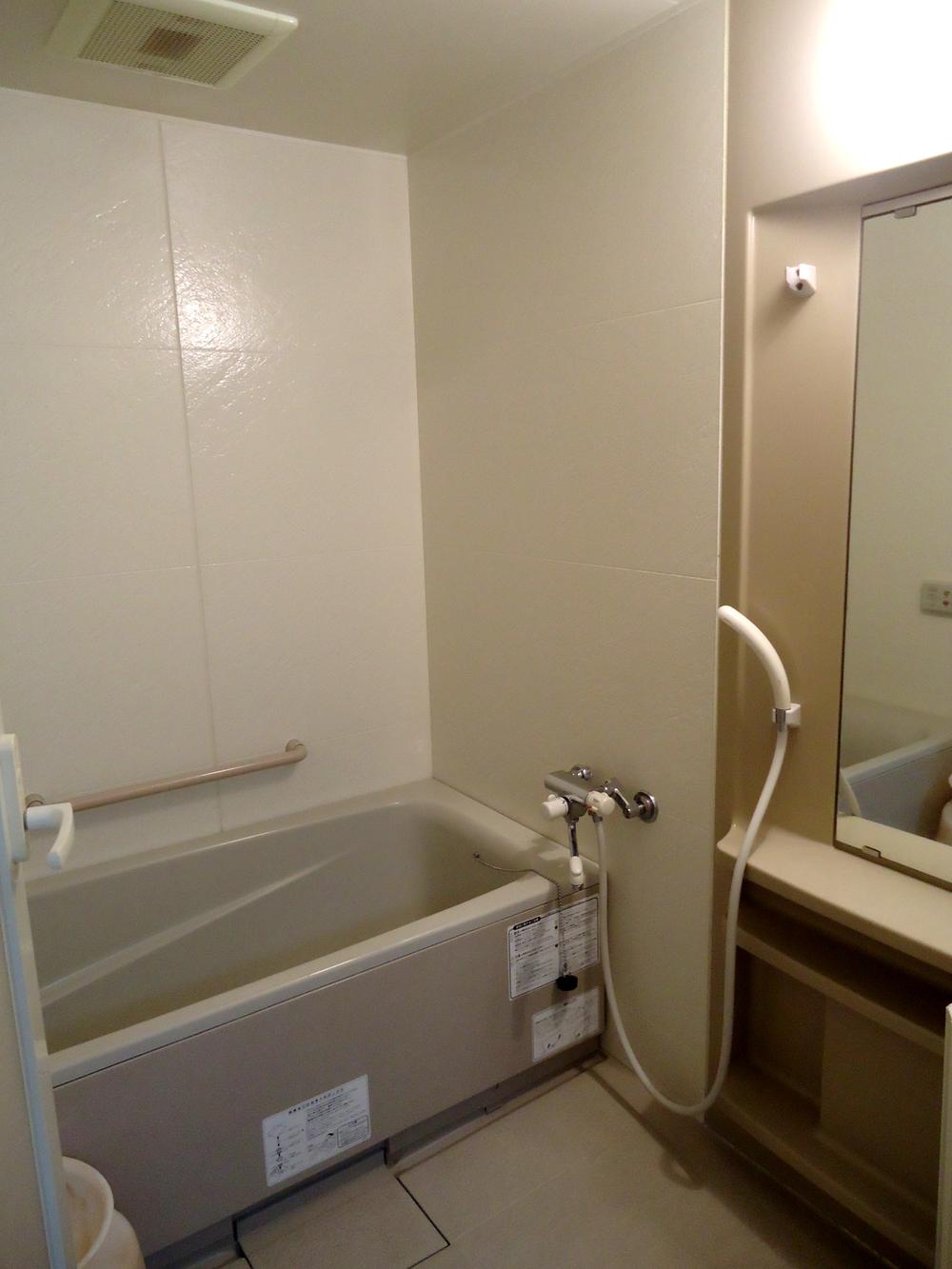 Bathroom. Indoor (11 May 2013) Shooting