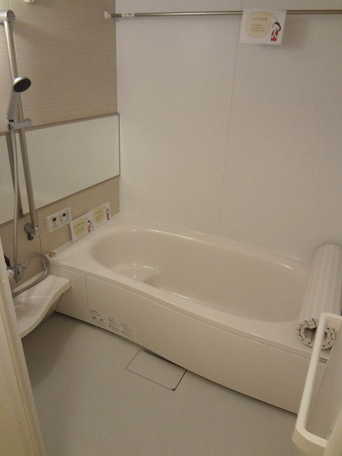 Bath. Bathroom (1.6m × 1.6m)