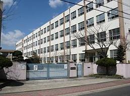 Primary school. 311m to Nagoya Municipal Urazato Elementary School