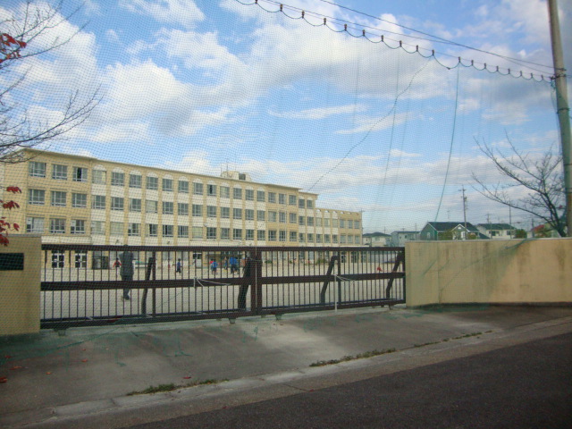 Primary school. 527m to Nagoya Municipal Tokushige elementary school (elementary school)