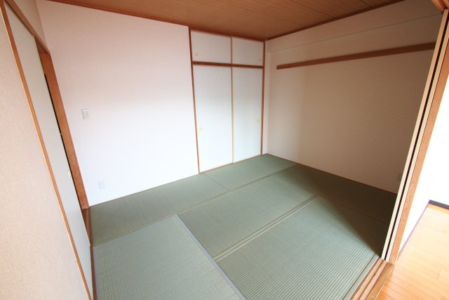 Living and room.  ☆ I hope Japanese-style room also 1 room!  ☆ 