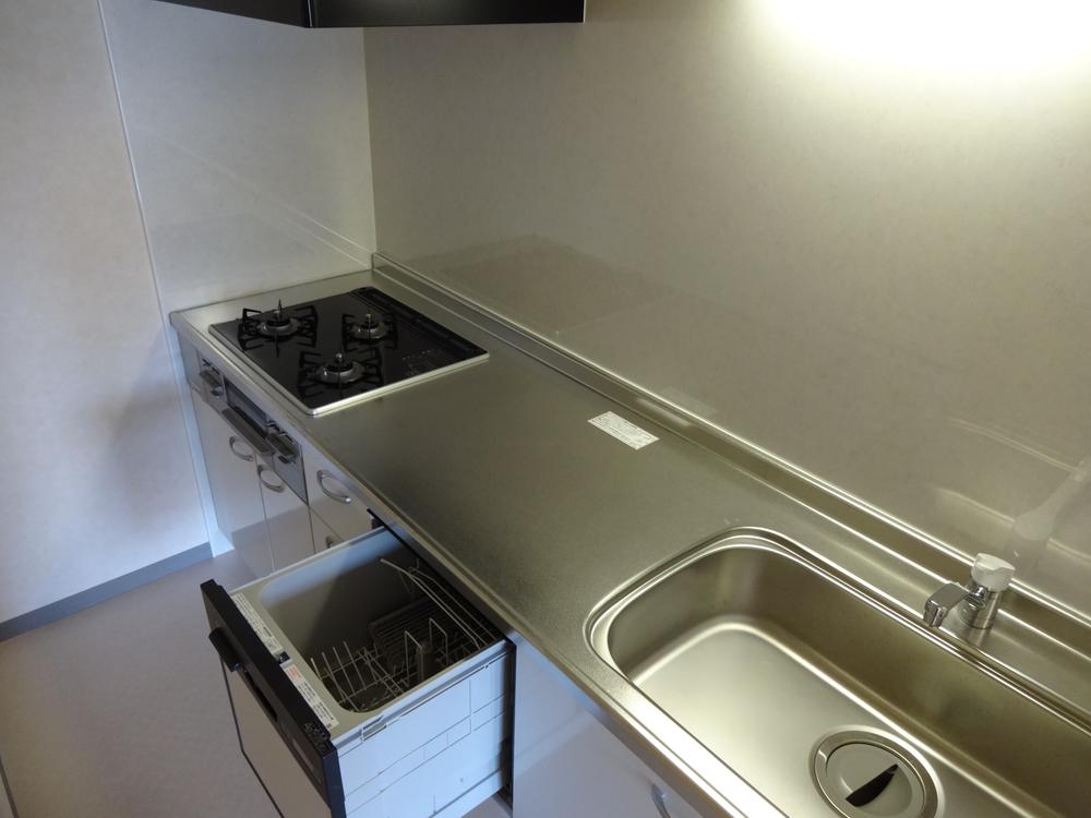 Kitchen. Room (August 2013) Shooting