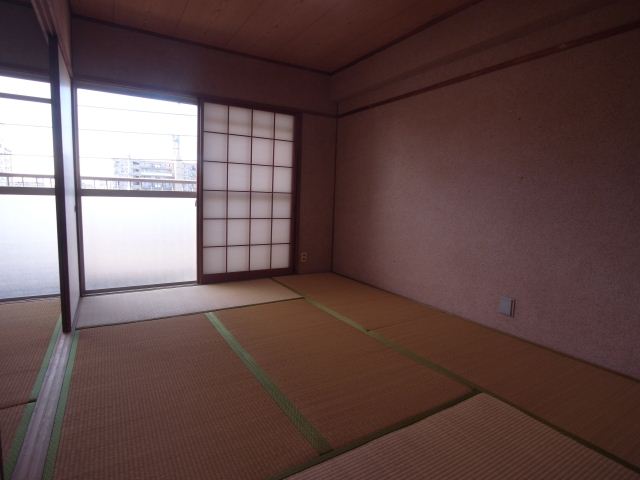 Living and room. 6 Pledge Japanese-style room