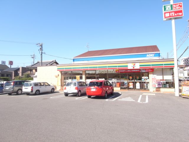 Convenience store. 370m to Seven-Eleven (convenience store)