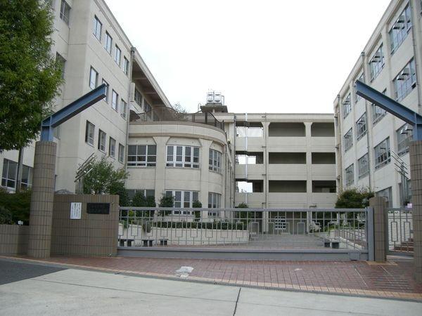 Junior high school. Sakyoyama 1159m until junior high school