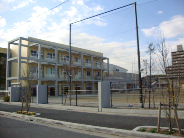 Primary school. 1420m before until the elementary school (elementary school) in Nagoya Tatsukuma