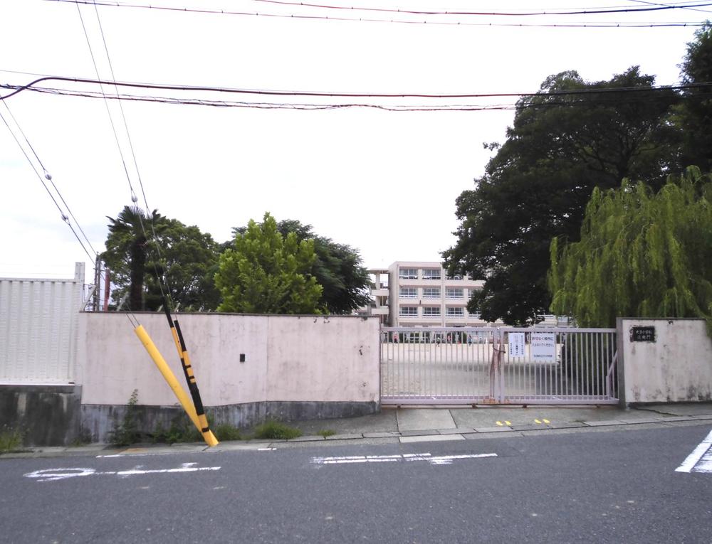 Primary school. Taishi 700m up to elementary school