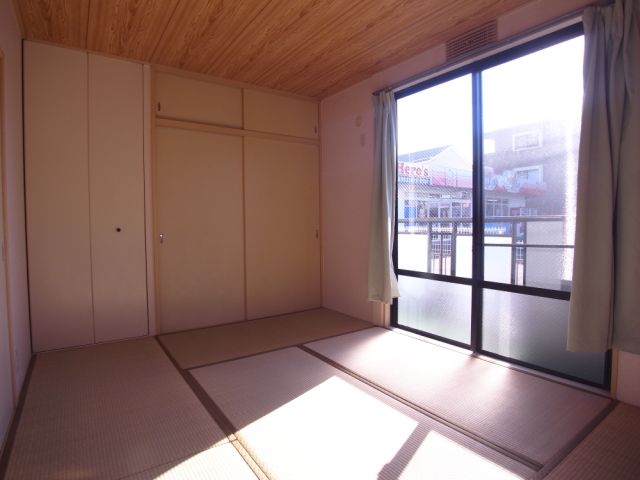 Living and room. Japanese-style room 6 quires