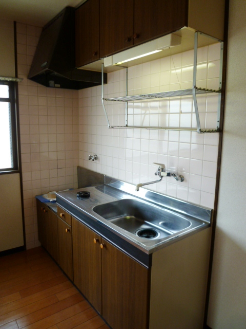 Kitchen. Two-burner gas stove can be installed kitchen