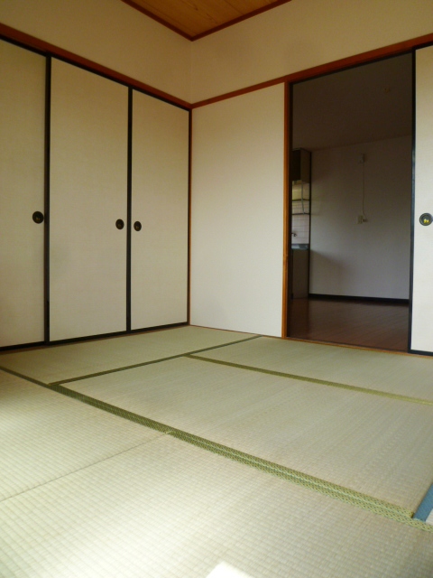 Living and room. Japanese-style room 6 quires