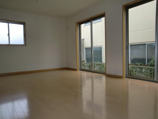 Living. Indoor (10 May 2013) Shooting