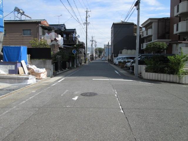 Local photos, including front road. Frontal road 2013 November 14 shooting