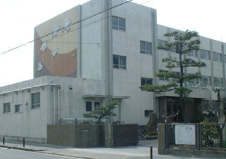 Junior high school. Nagoyashiritsudai Jiang 586m up to junior high school