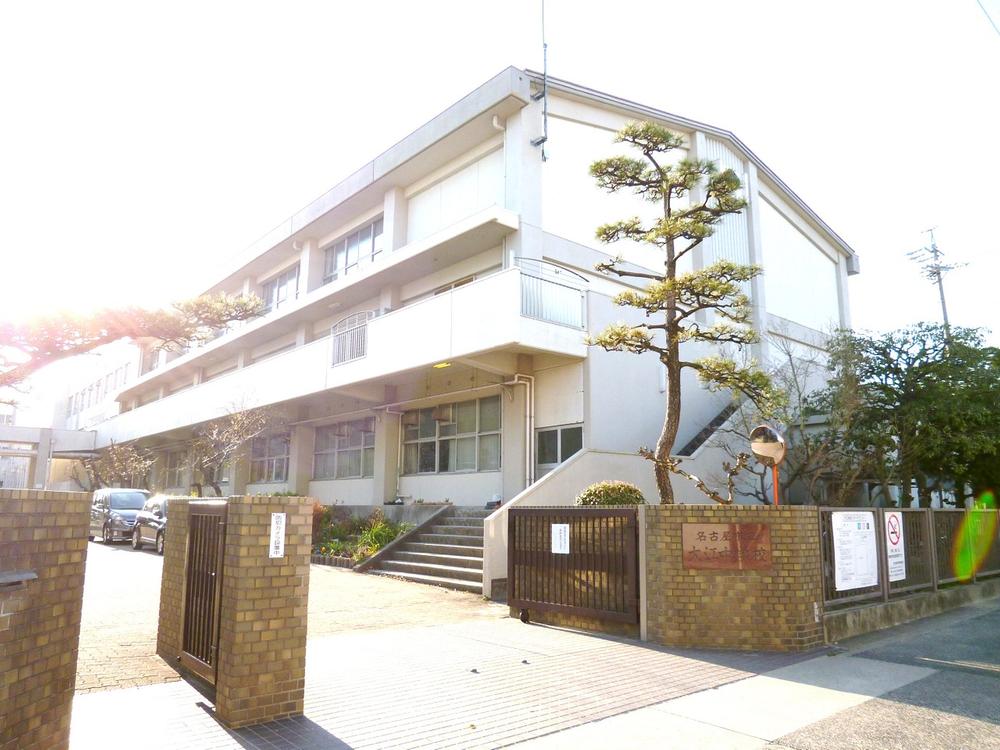 Junior high school. Nagoyashiritsudai Jiang until junior high school 500m