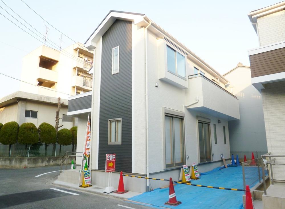 Local appearance photo. Local (11 May 2013) Shooting