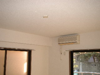 Living and room. Air conditioning Installed is