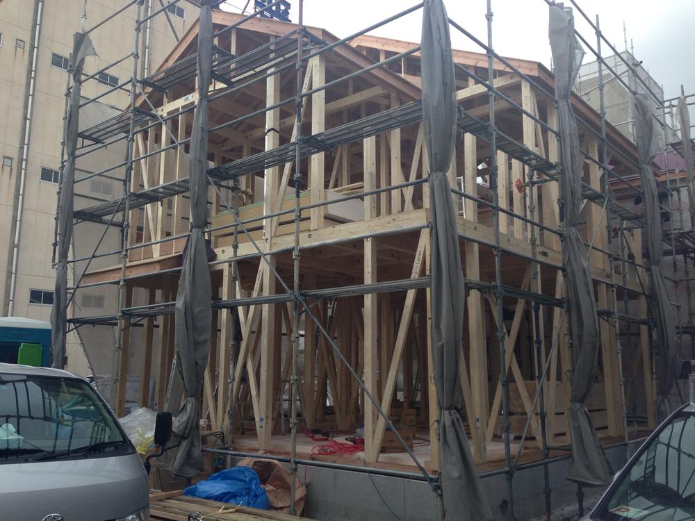 Local appearance photo. Local (12 May 2013) Shooting