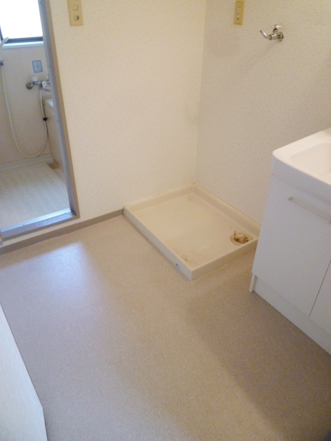 Washroom. It is a dressing room ◇