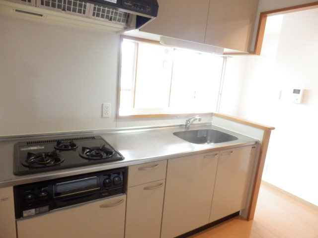 Kitchen.  ☆ System is a gas stove 3-neck ☆ 