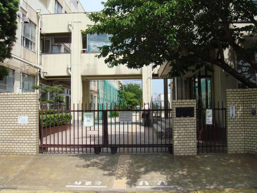 Primary school. 670m to Nagoya Municipal Ryuhigashi Elementary School