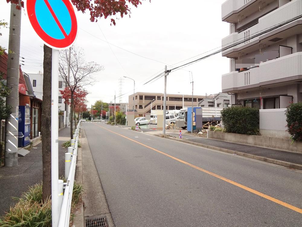 Local photos, including front road. Local (12 May 2013) Shooting