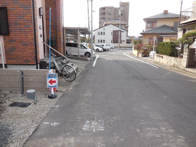 Local photos, including front road. Local (11 May 2013) Shooting