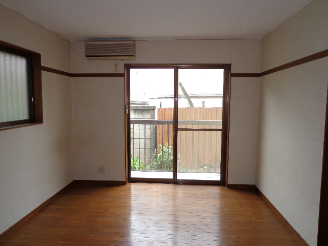 Living and room